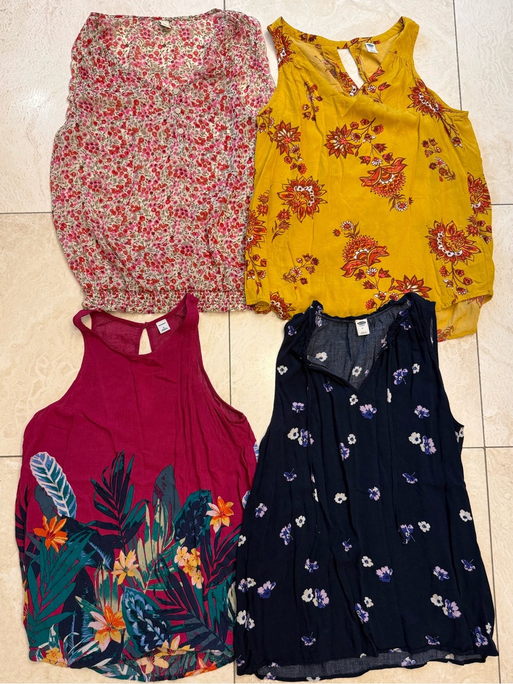 Bundle of 4 Old Navy Tops